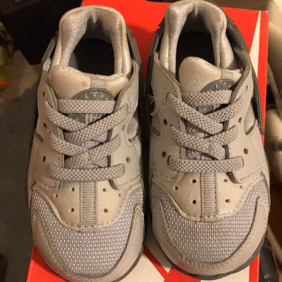 Grey Nike Huarache Toddler - Picture 1 of 4